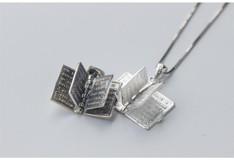 Colgante Biblia en Miniatura de Plata con Apertura Funcional