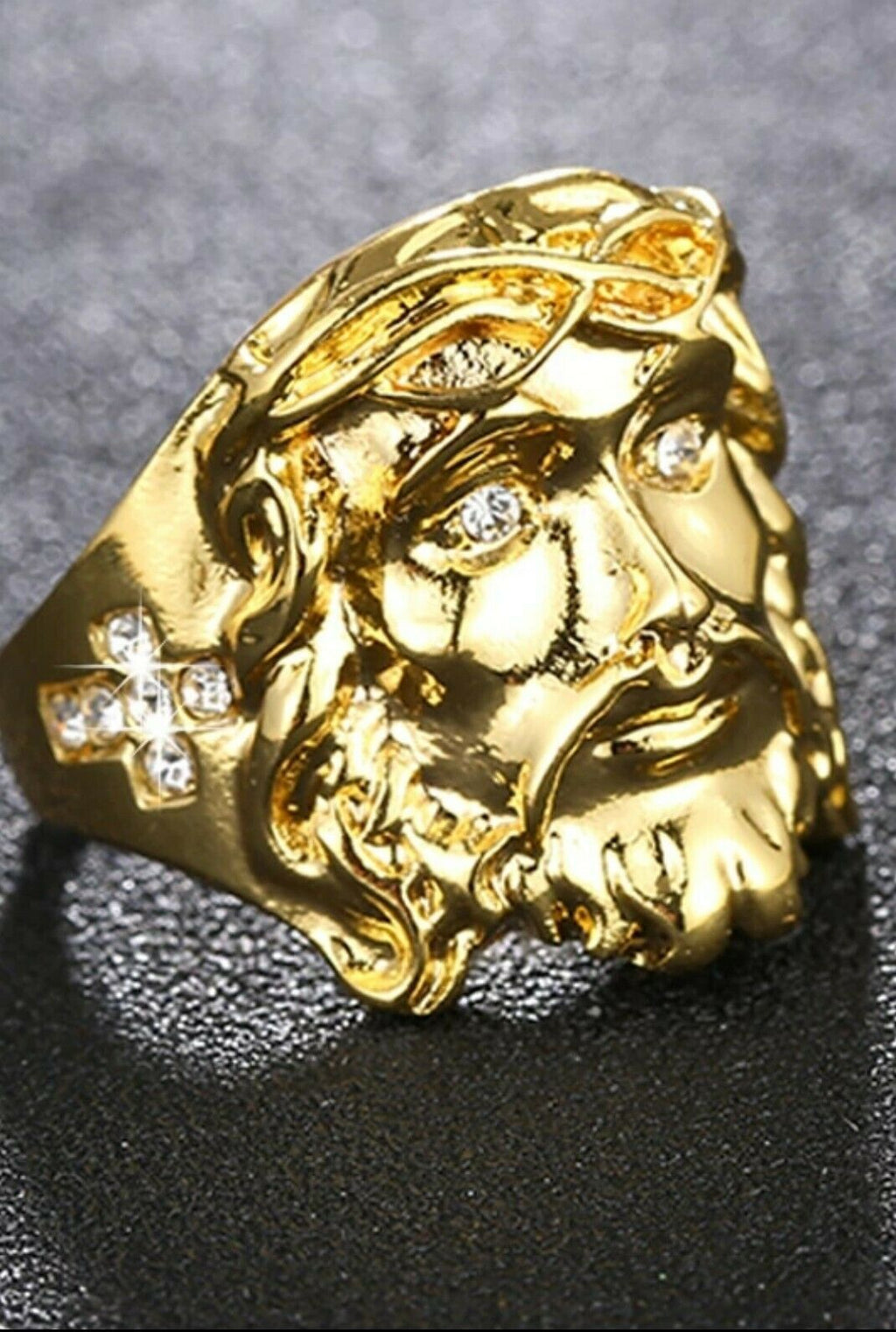 Anillo cristiano Rostro de Jesús con Cristales y Cruces Baño de Oro