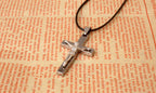 Collar cristiano con Colgante de Cruz Crucifijo Jesús en Acero de Titanio