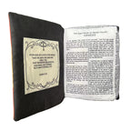 Cojín de Peluche Creativo en Forma de Biblia