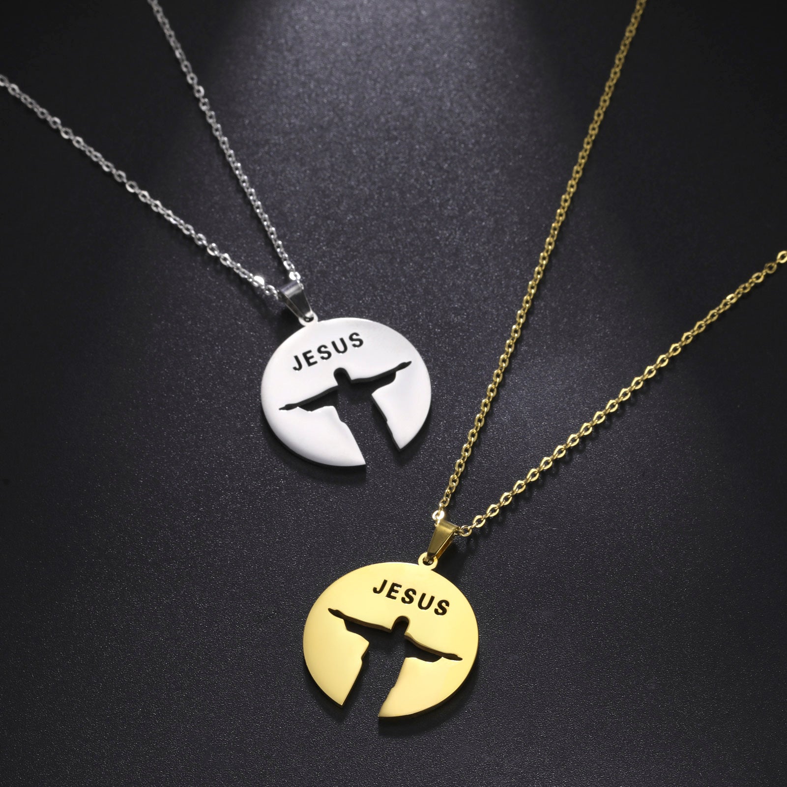 Collar con Medalla Silueta de Jesús en Acero Inoxidable