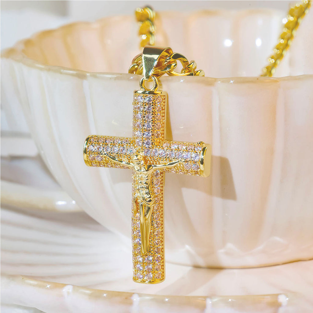 Collar con Cruz de Jesús Grande con Circonitas y Cadena Cubana
