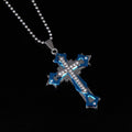 Collar de Cruz de Acero de Titanio con Incrustaciones de Brillo
