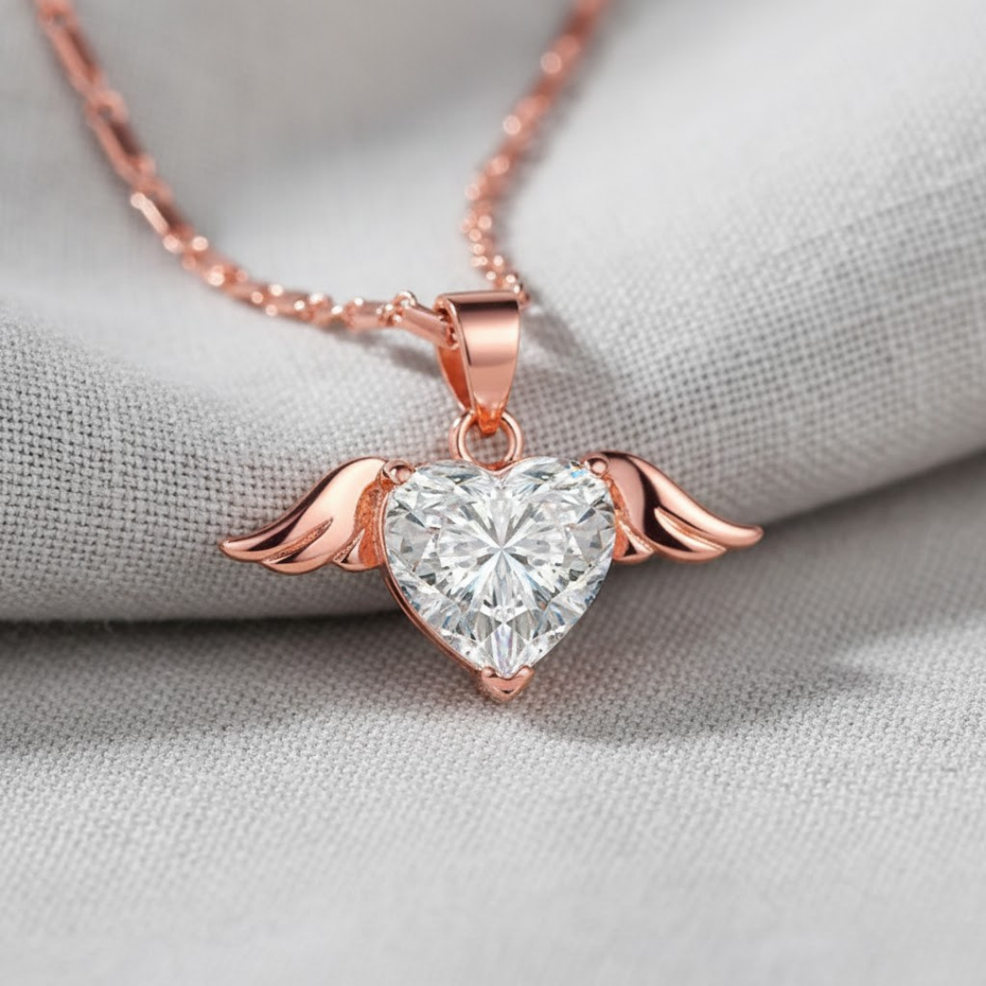 Collar con Dije de Corazón y Alas para Mujer