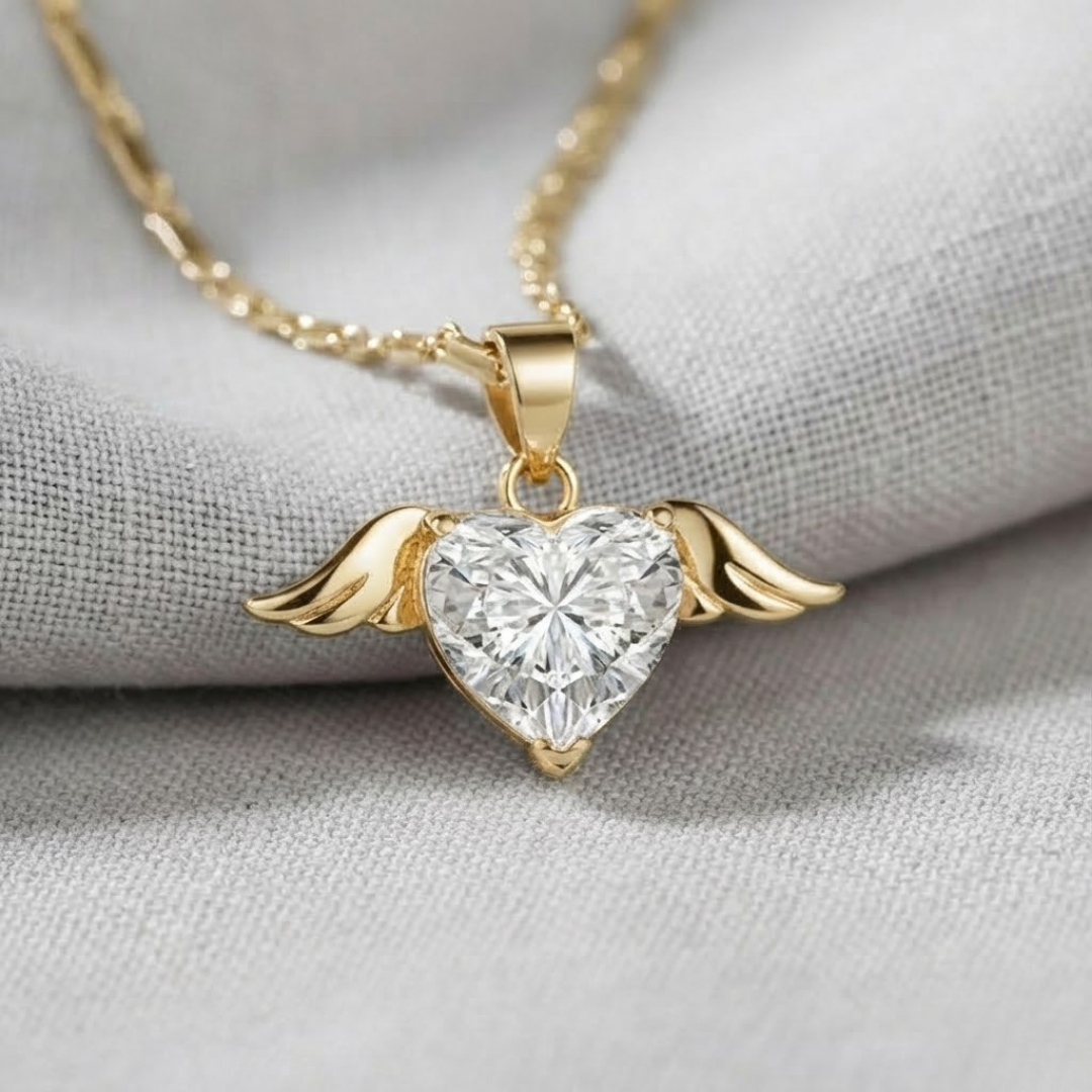 Collar con Dije de Corazón y Alas para Mujer