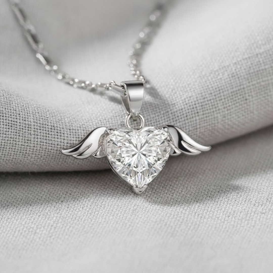 Collar con Dije de Corazón y Alas para Mujer