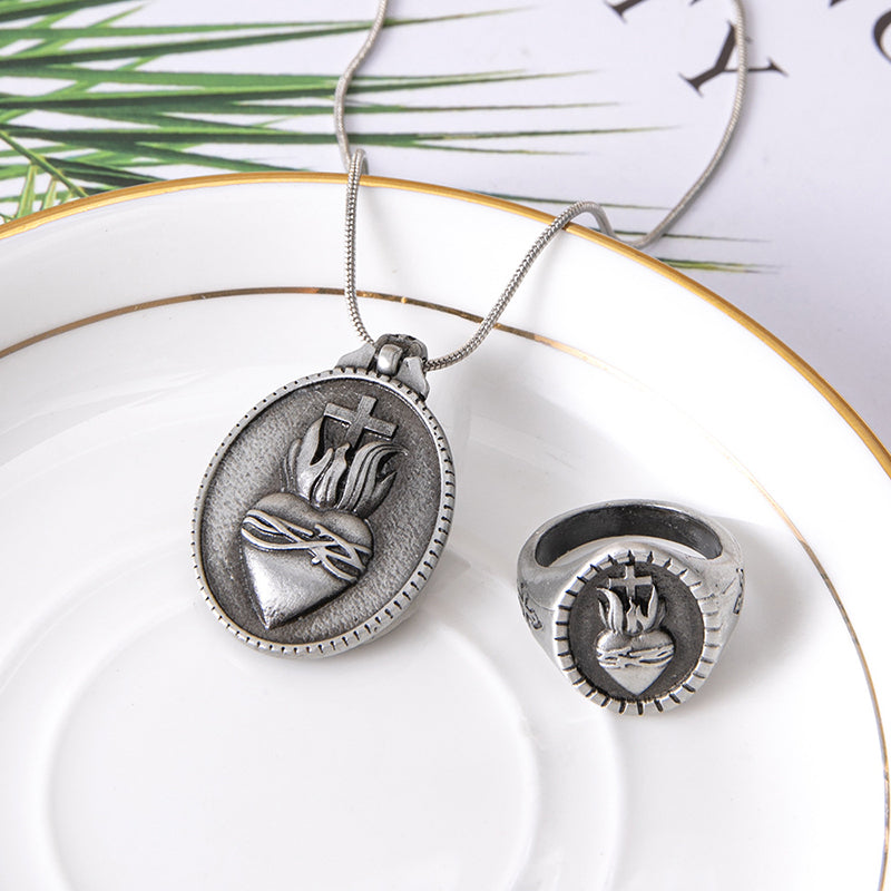 Conjunto "Sagrado Corazón de Jesús" - Anillo y Collar