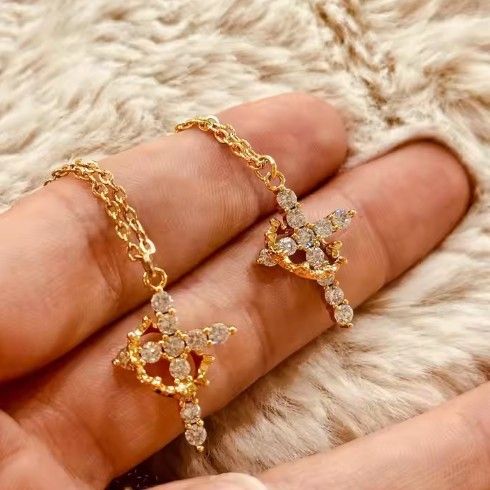 Collar cristiano  de Cruz con Corona y Circonitas para Mujer