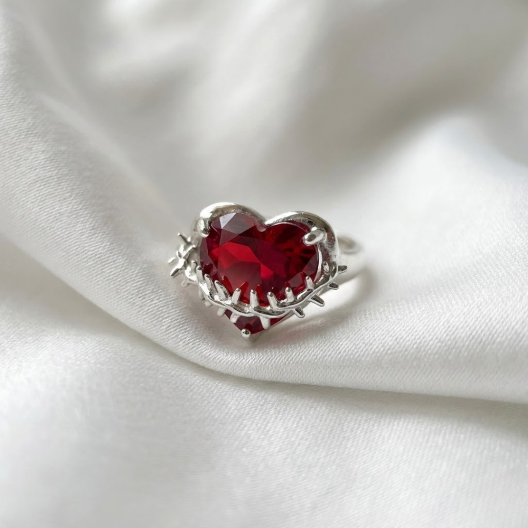 Anillo Cristiano Corazón de Cristo con Corona de Espinas y Circonia Roja