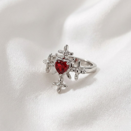 Anillo Cristiano Corazón de Cristo con Corona de Espinas y Circonia Roja