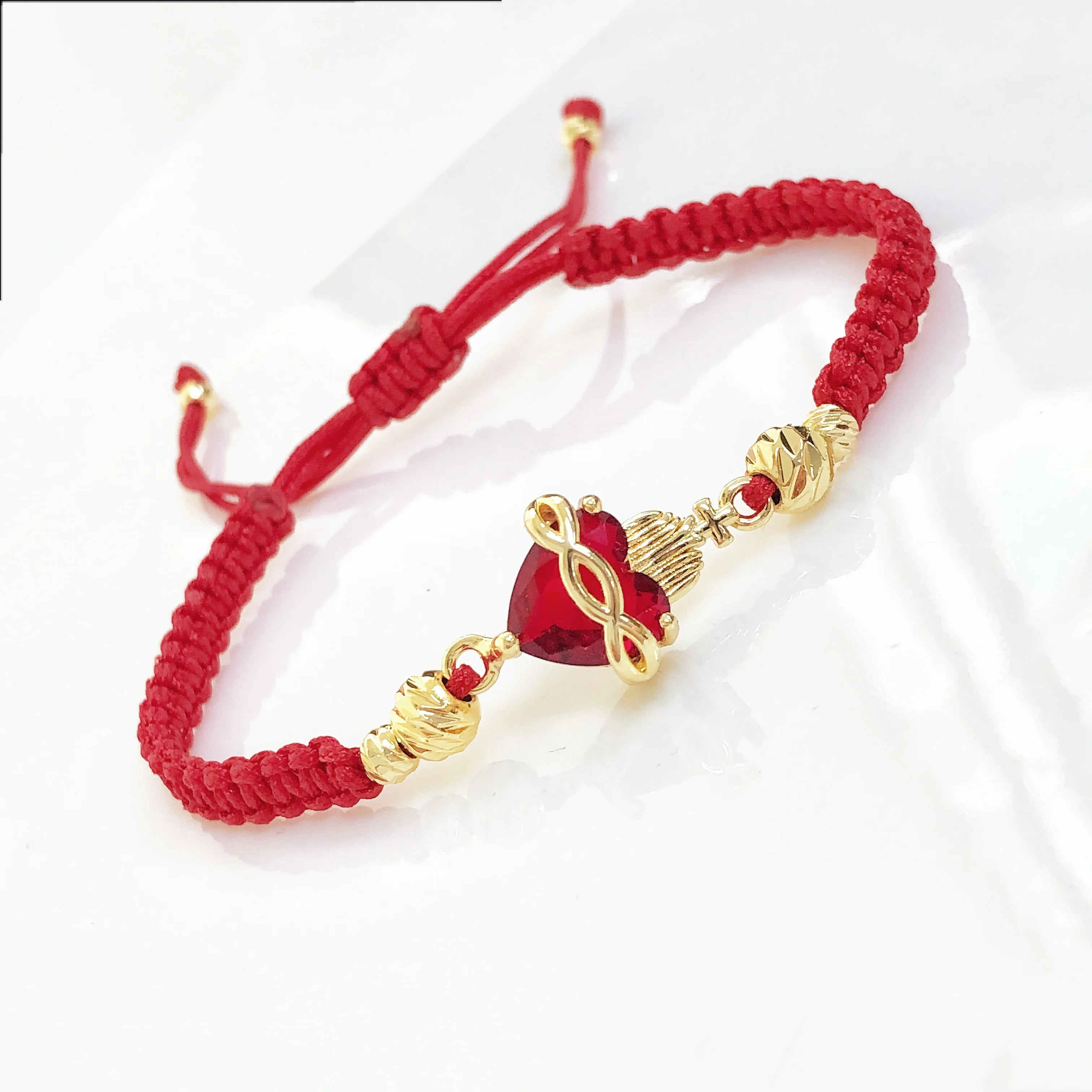 Pulsera el Corazon de Cristo de Hilo Trenzado con Cruz de Cristal y Corazón