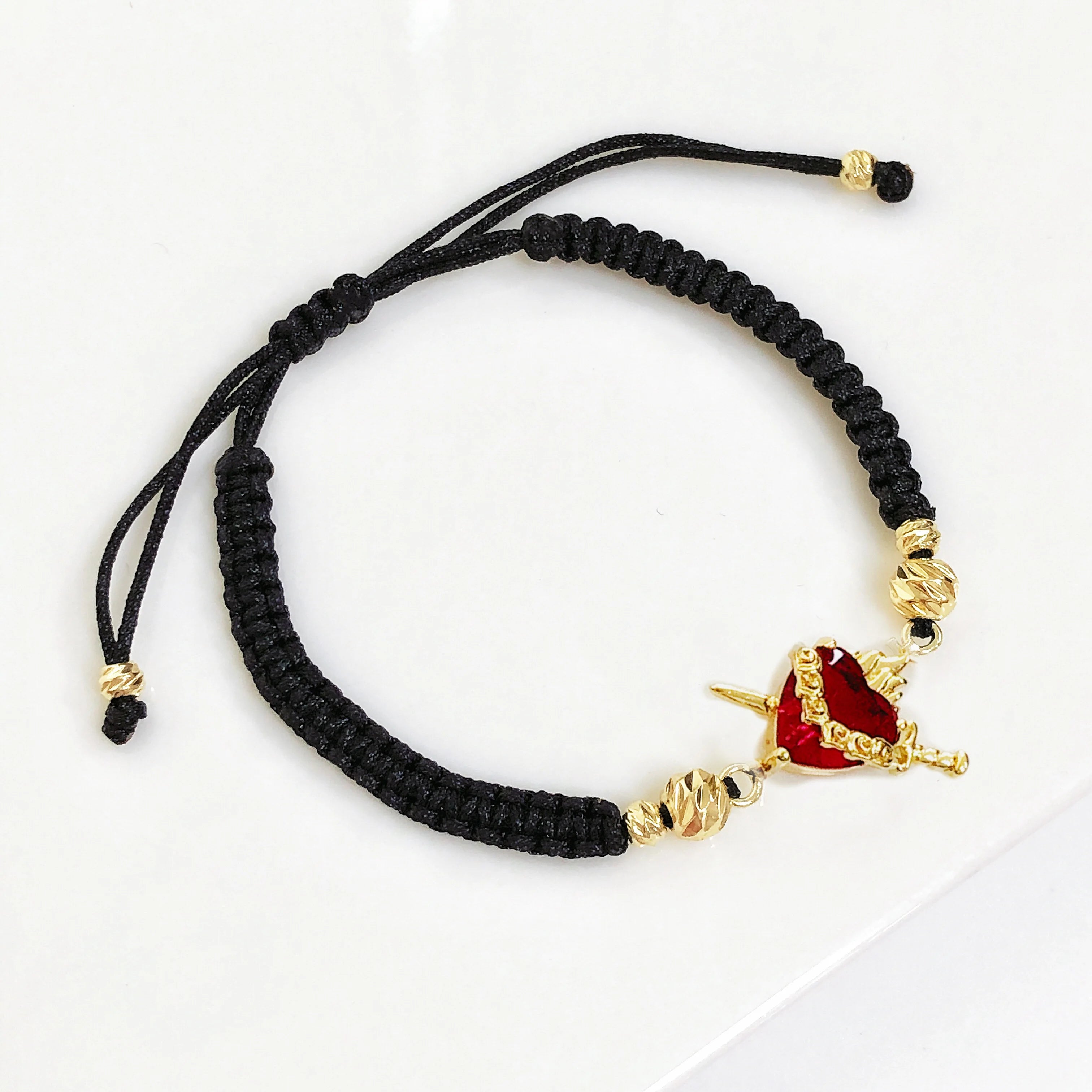 Pulsera el Corazon de Cristo de Hilo Trenzado con Cruz de Cristal y Corazón