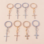 Llavero de Cruz con Cristales Brillantes - Accesorio de Fe Cristiano en Tono Dorado