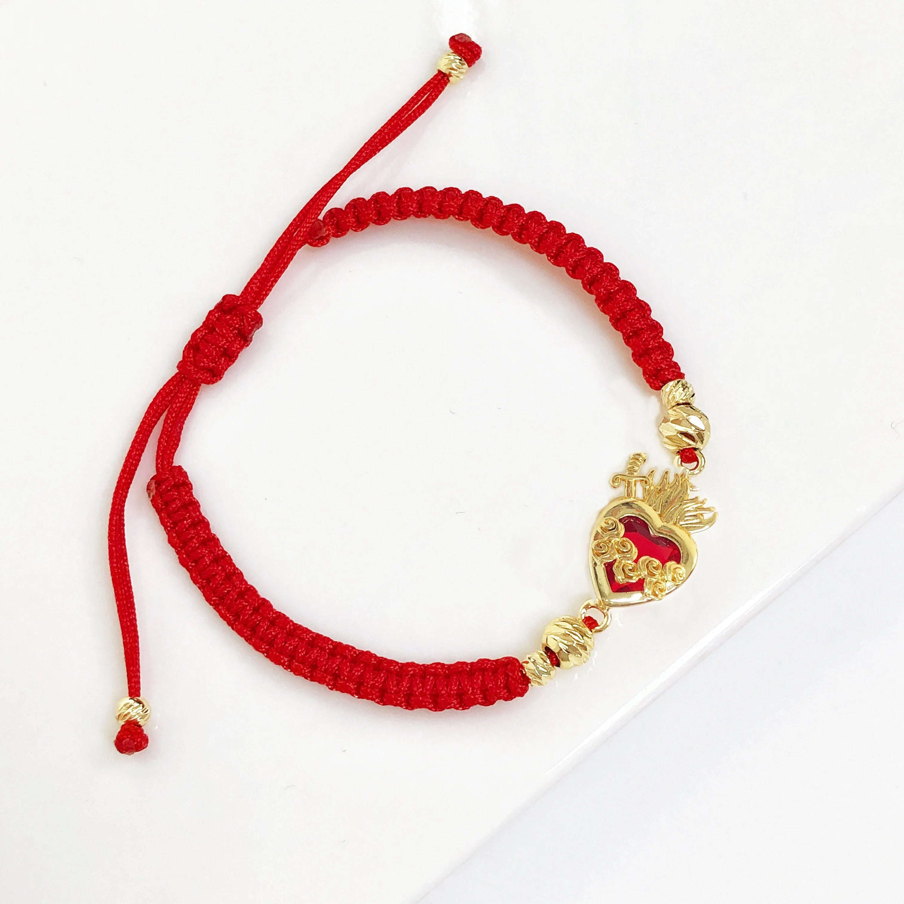 Pulsera el Corazon de Cristo de Hilo Trenzado con Cruz de Cristal y Corazón