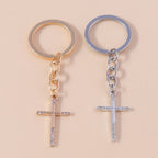 Llavero de Cruz con Cristales Brillantes - Accesorio de Fe Cristiano en Tono Dorado