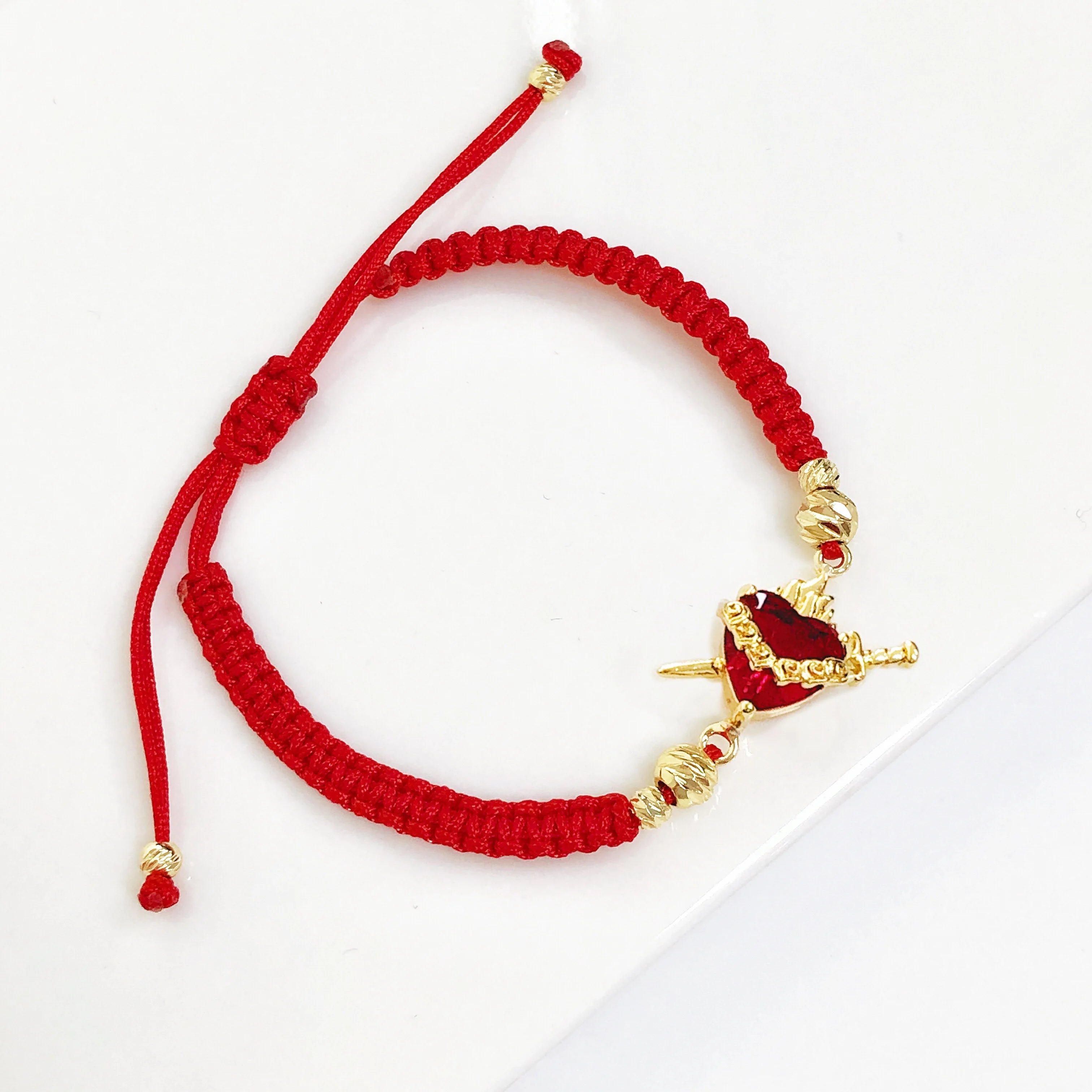 Pulsera el Corazon de Cristo de Hilo Trenzado con Cruz de Cristal y Corazón