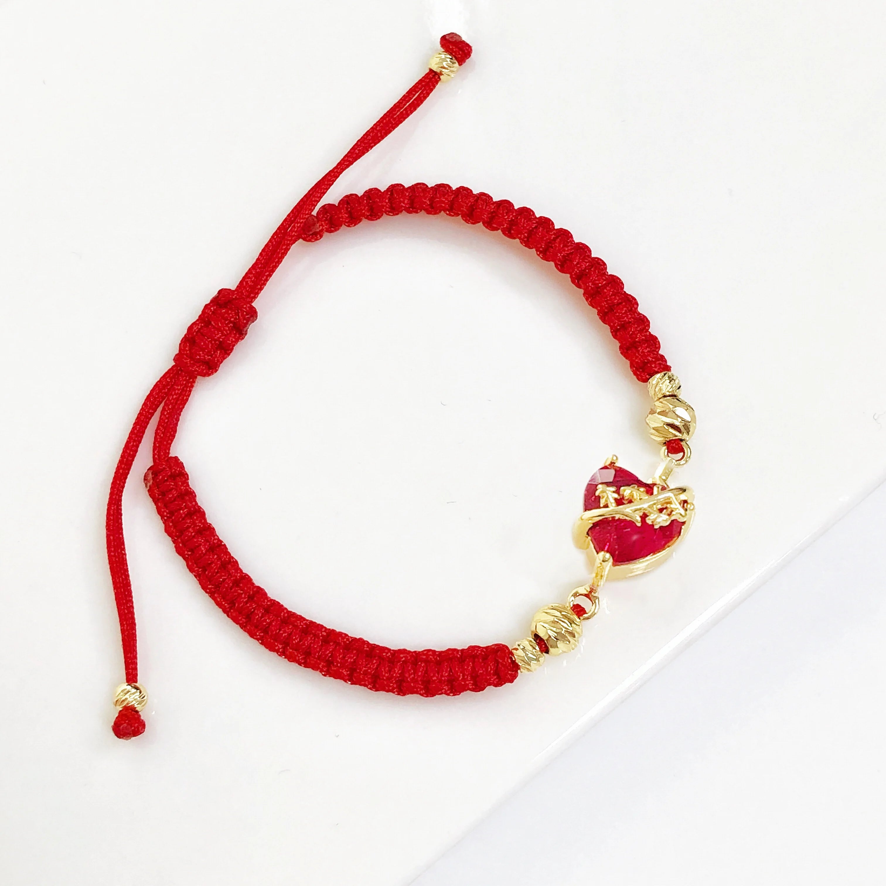 Pulsera el Corazon de Cristo de Hilo Trenzado con Cruz de Cristal y Corazón