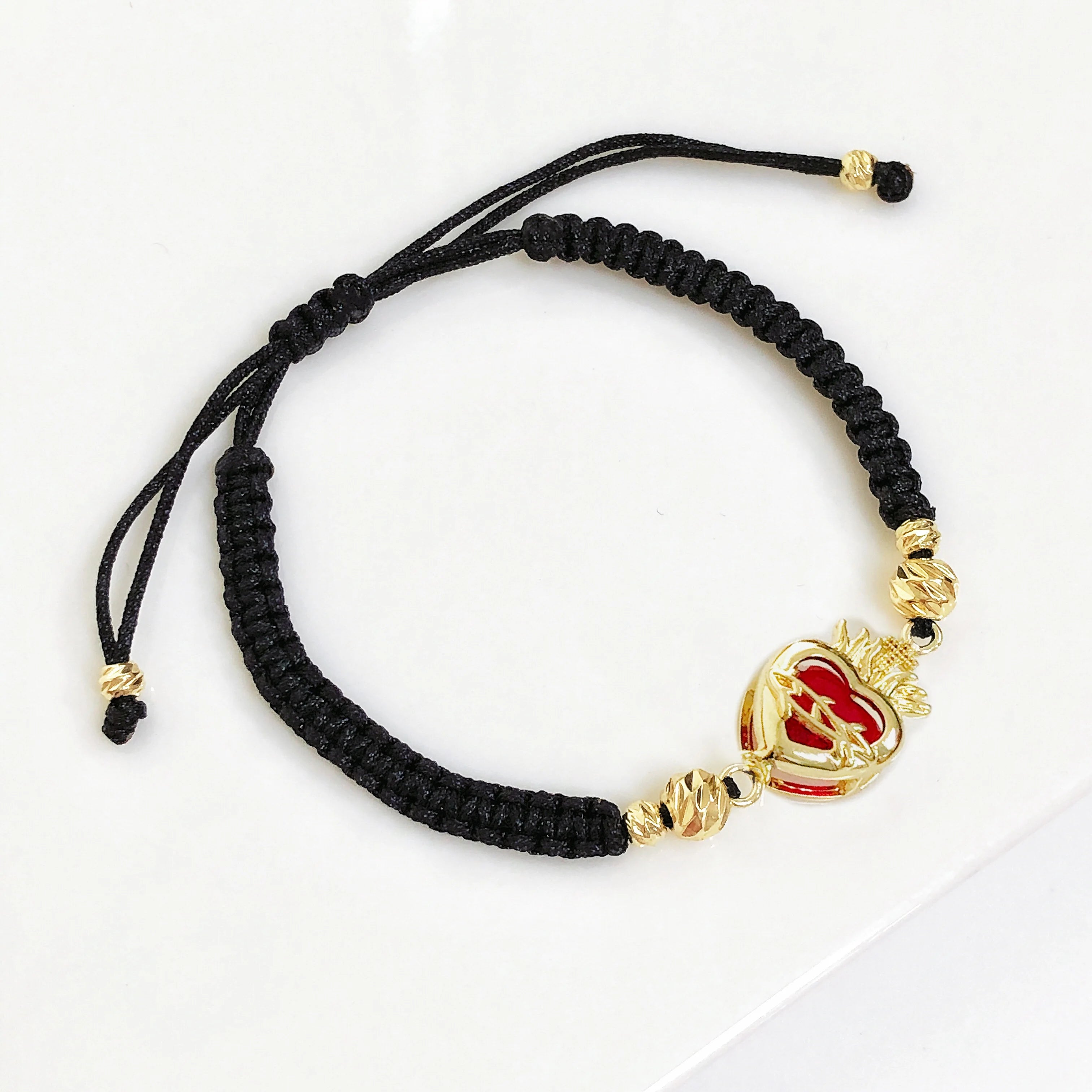 Pulsera el Corazon de Cristo de Hilo Trenzado con Cruz de Cristal y Corazón