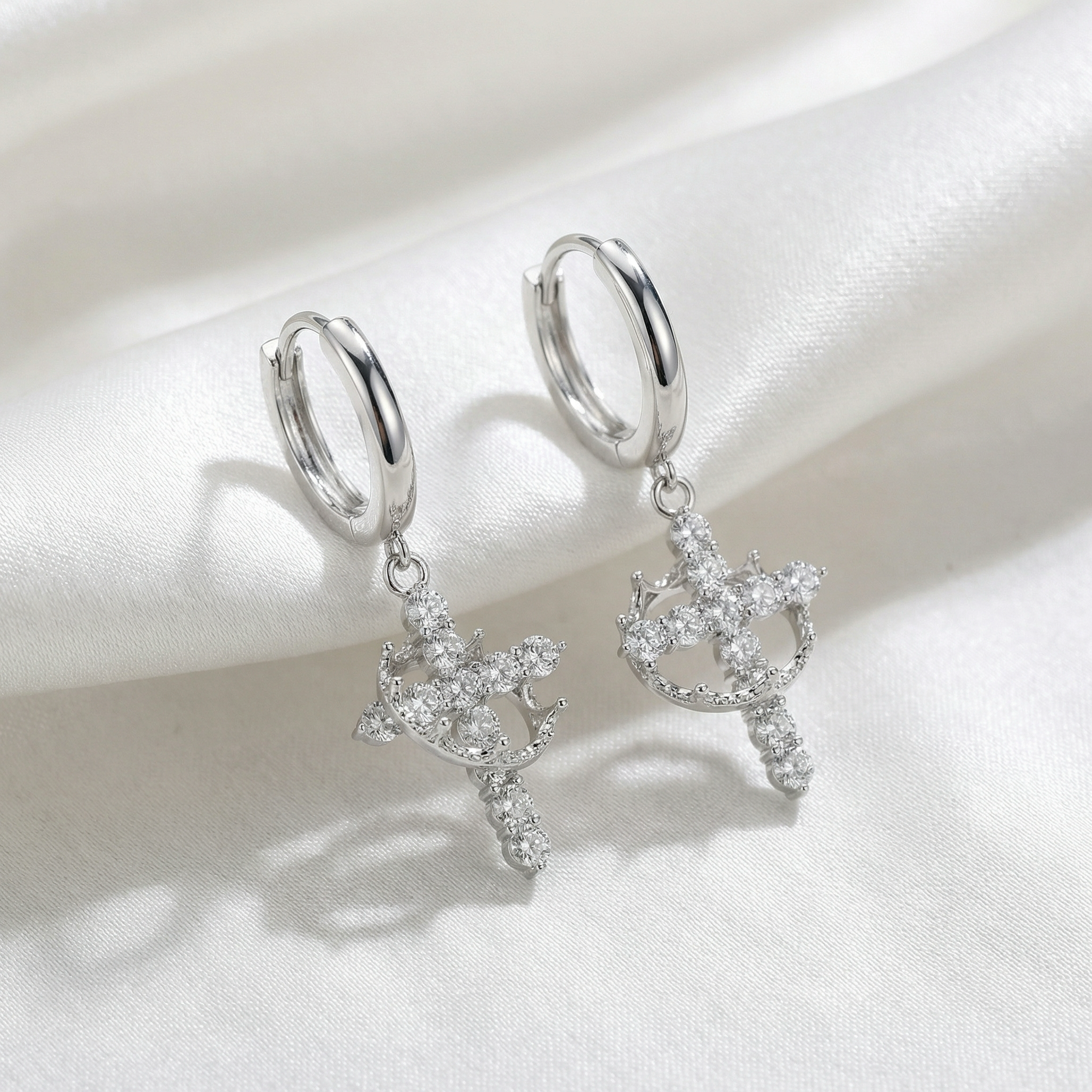 Conjunto Cruz y corona giratoria color PLATA