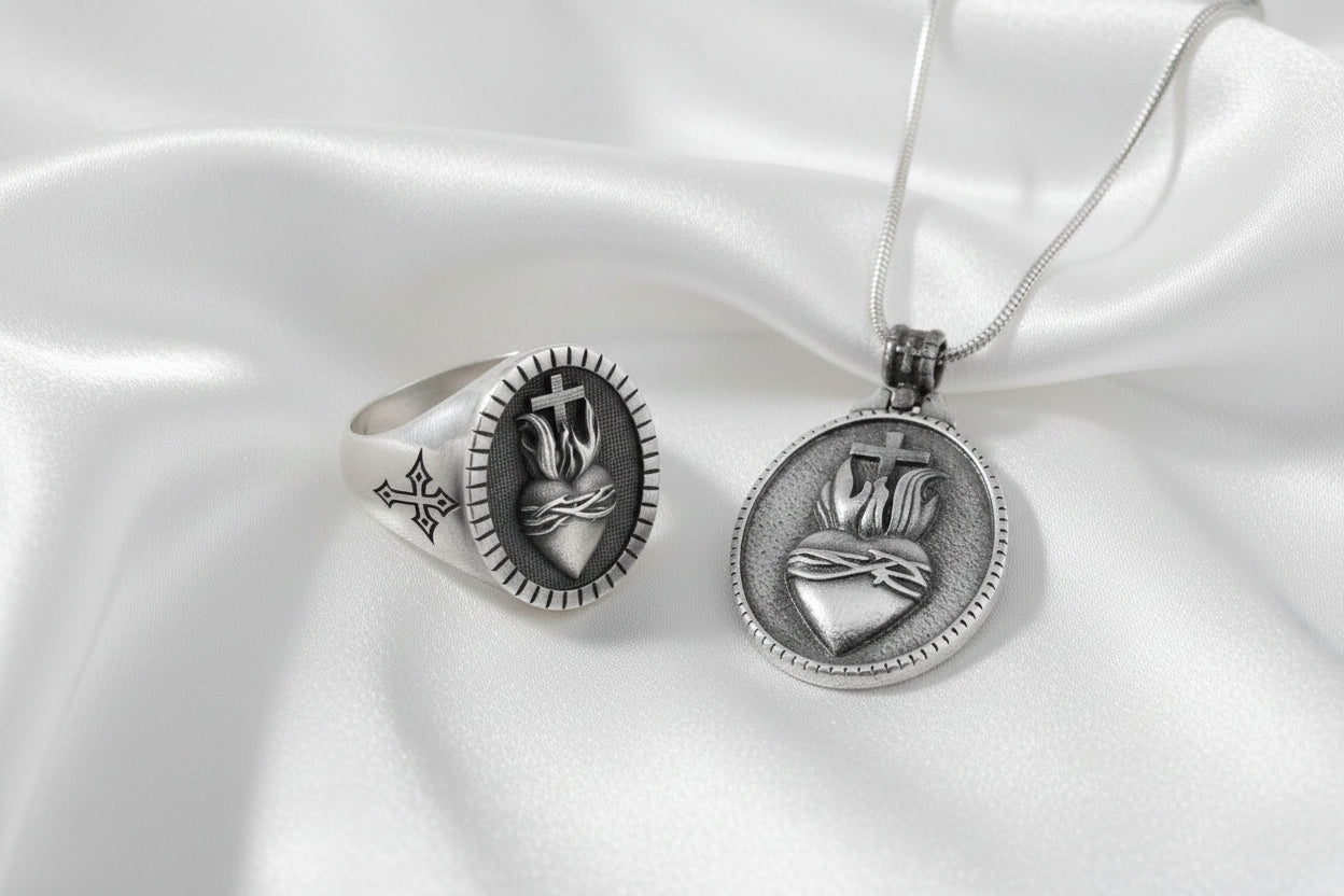 Conjunto "Sagrado Corazón de Jesús" - Anillo y Collar