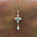 Collar de Cruz Estilo Barroco con Perlas y Piedra Turquesa