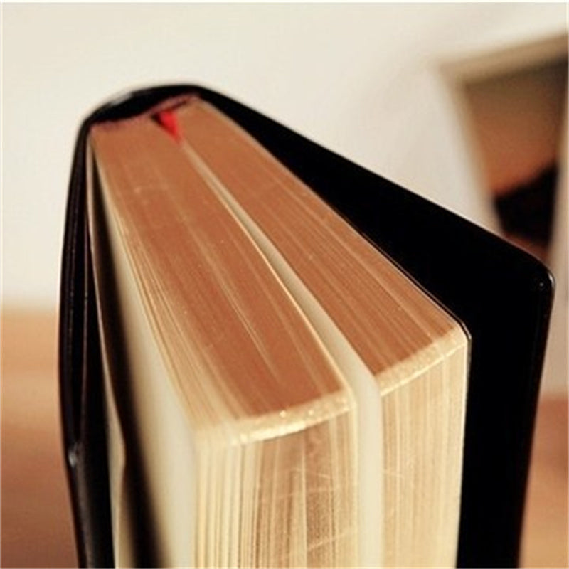 Cuaderno de Notas con Encuadernación Estilo Biblia Clásica y Bordes Metalizados