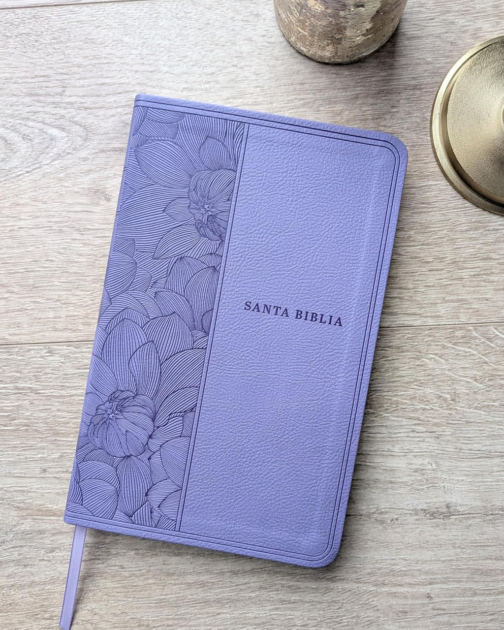 Biblia Nueva Traducción Viviente – Manual, Valor Prémium, 2 Tonos Morado, con Filament