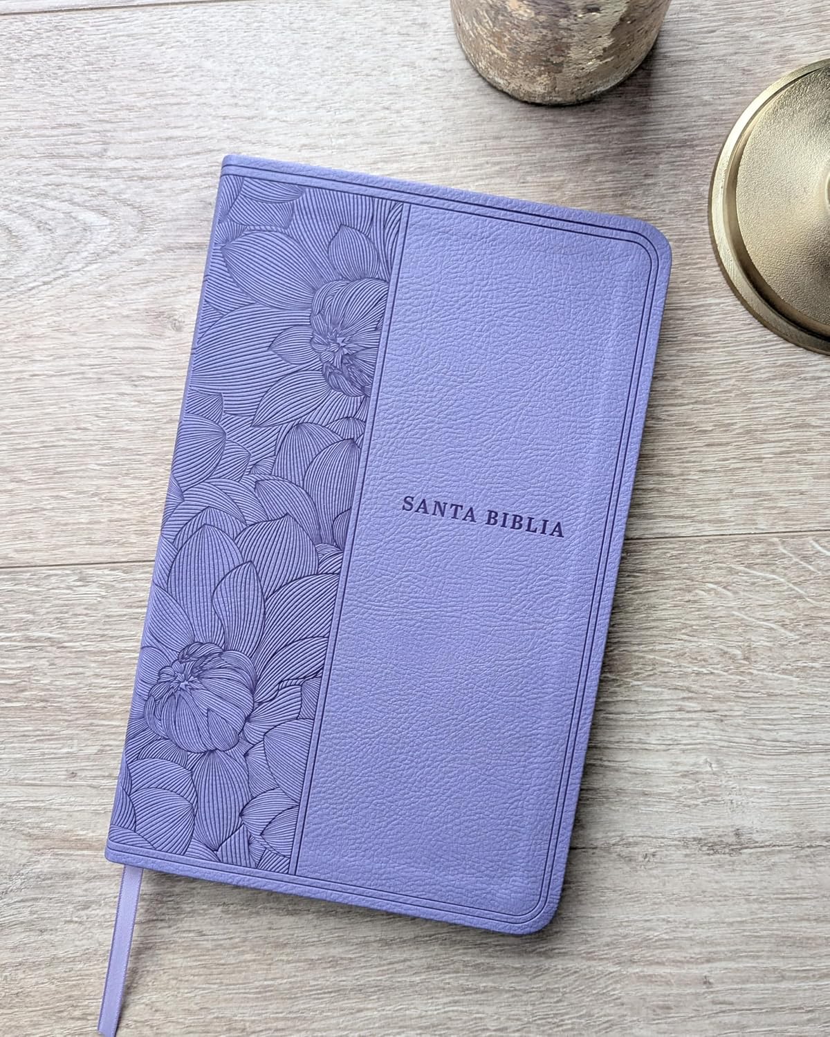Biblia Nueva Traducción Viviente – Manual, Valor Prémium, 2 Tonos Morado, con Filament